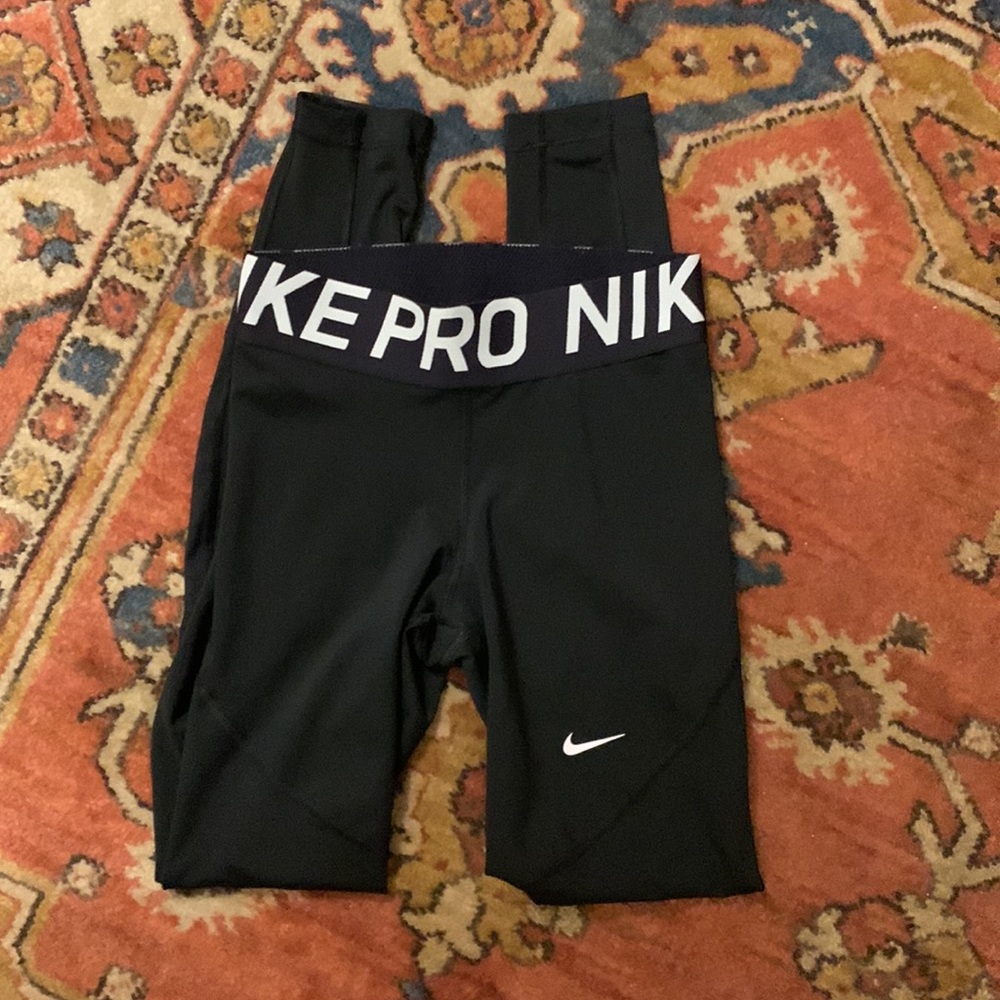 FINAL SALE! EUC Nike Pro DRI-FIT Leggings, Size XS